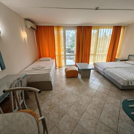 Hotel Iskar & Aquapark Slantchev Briag Extérieur photo