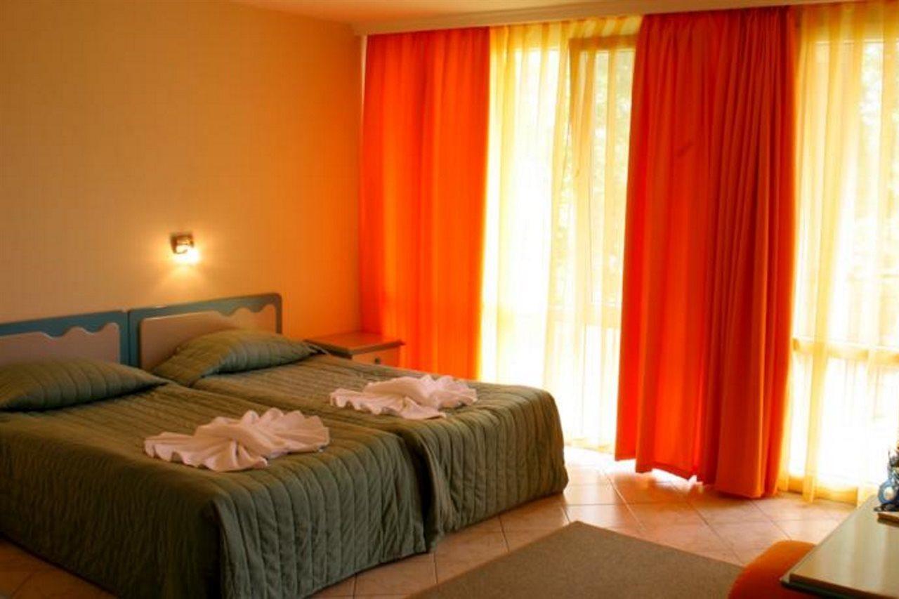 Hotel Iskar & Aquapark Slantchev Briag Extérieur photo