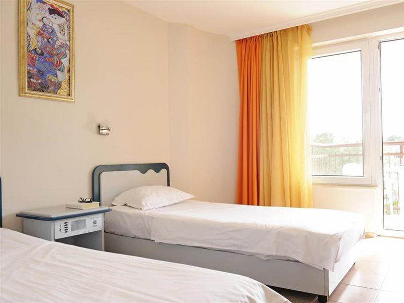 Hotel Iskar & Aquapark Slantchev Briag Extérieur photo