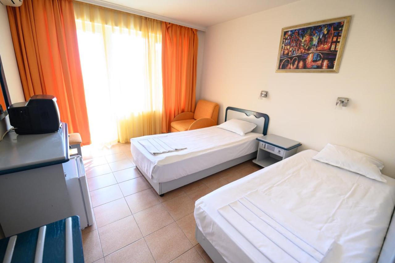 Hotel Iskar & Aquapark Slantchev Briag Extérieur photo