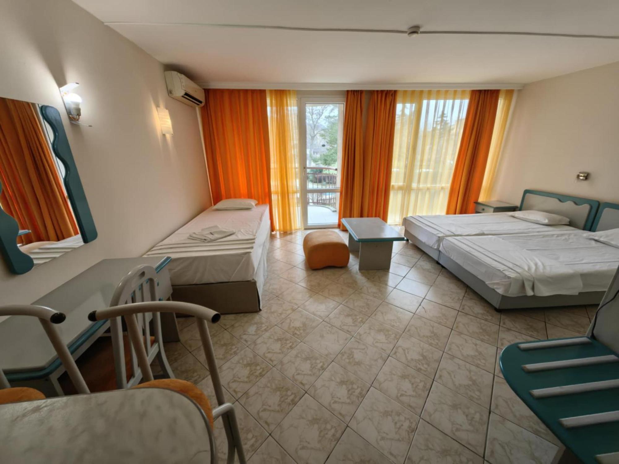 Hotel Iskar & Aquapark Slantchev Briag Extérieur photo