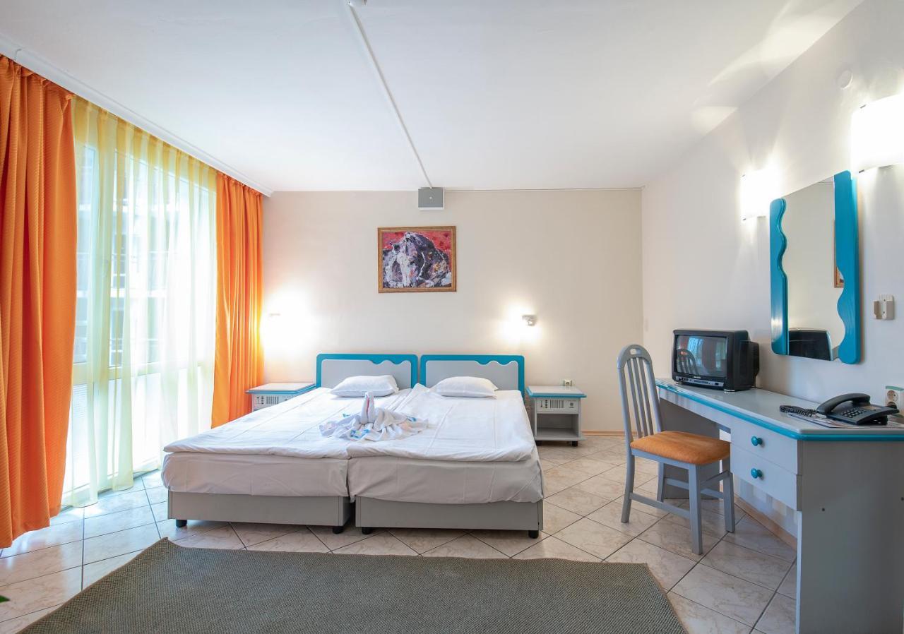 Hotel Iskar & Aquapark Slantchev Briag Extérieur photo